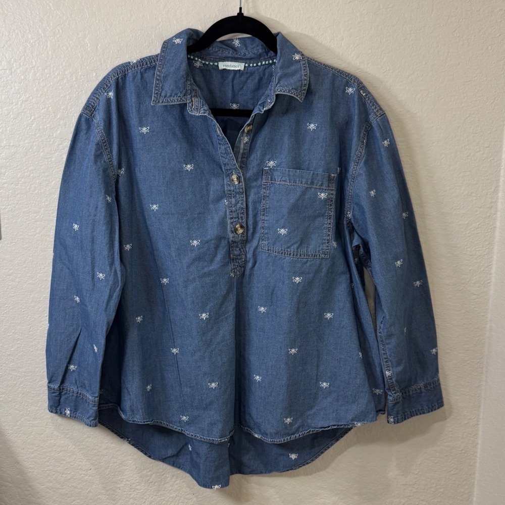 Sundance Denim Chambray Bee Embroidered Henley Top 100% Cotton L/XL (estimated)
